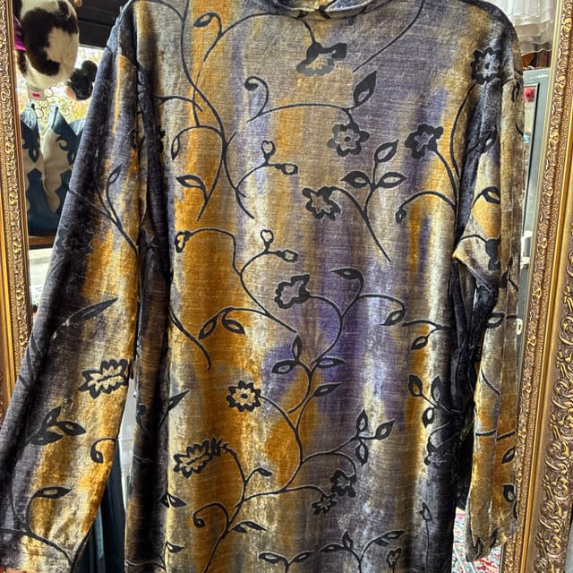 90’s Velvet Floral Gradient Top