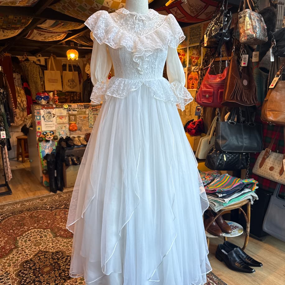 1970’s Vintage Lace Ruffle Wedding Dress